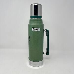 Stanley Classic‎ Green Vacuum Bottle Thermos w/Cup A-944DH 1 Quart Bull Design